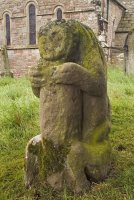 Bear statue in St Andrews churchyard