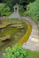 Oriental fountain pool