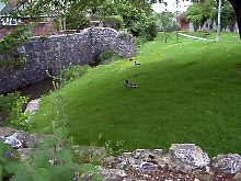 Ruined arch over Hyde Abey millstream