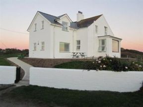 Self Catering Cottage In Anglesey Valley Garreglwyd Pet