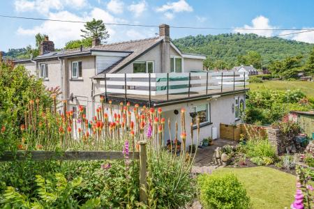 Kavieng, Gilwern, Powys