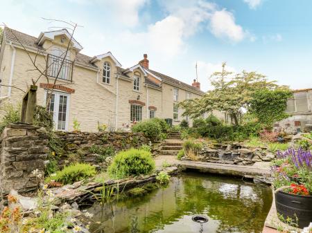 Spring Cottage, Pentre-cwrt