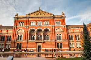 Visitor's Guide to the Victoria and Albert Museum in London