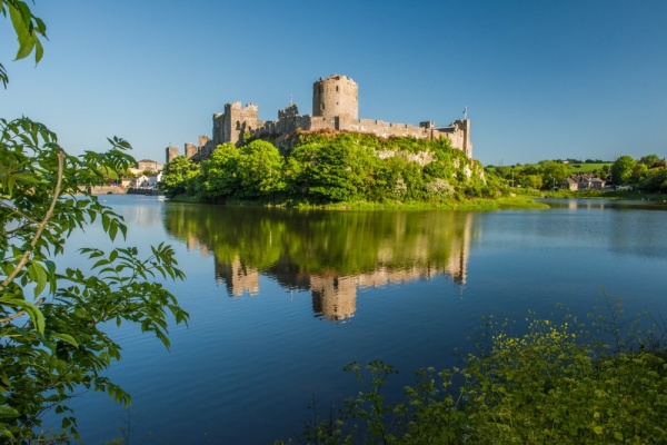 Pembroke Castle | History & Beautiful Photos