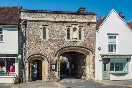 Canon Gate, Chichester