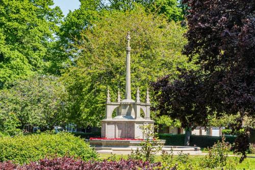 Litten War Memorial Gardens, Chichester