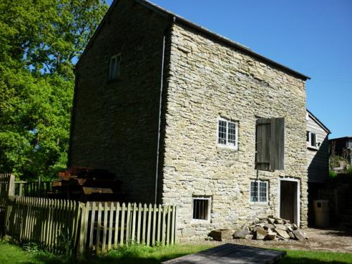 Mortimers Cross Water Mill (c) Gordon Elliott